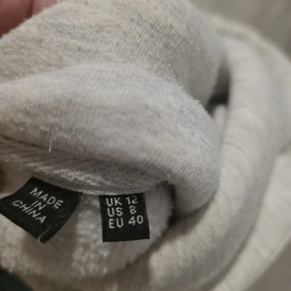 Superdry Hoodie Grey Black Logo Pullover Size UK 12 US 8 Casual Athleisure - Picture 10 of 10
